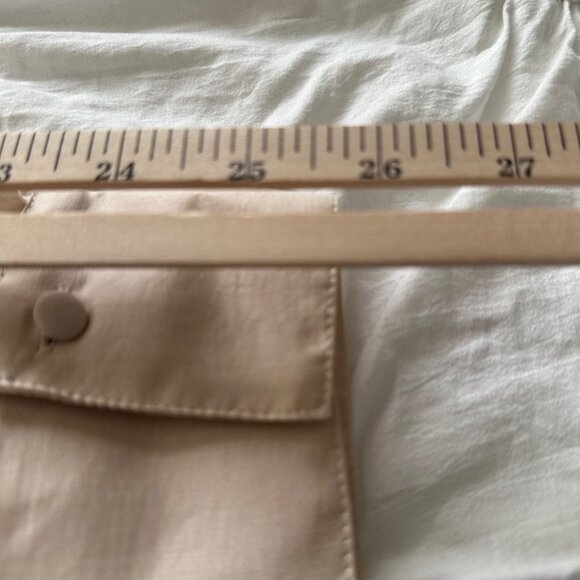 Banana Republic Womens Oyster Pearl Ruffle Neck Sheer Blouse SZ M Fairy Whimsy - Picture 8 of 9